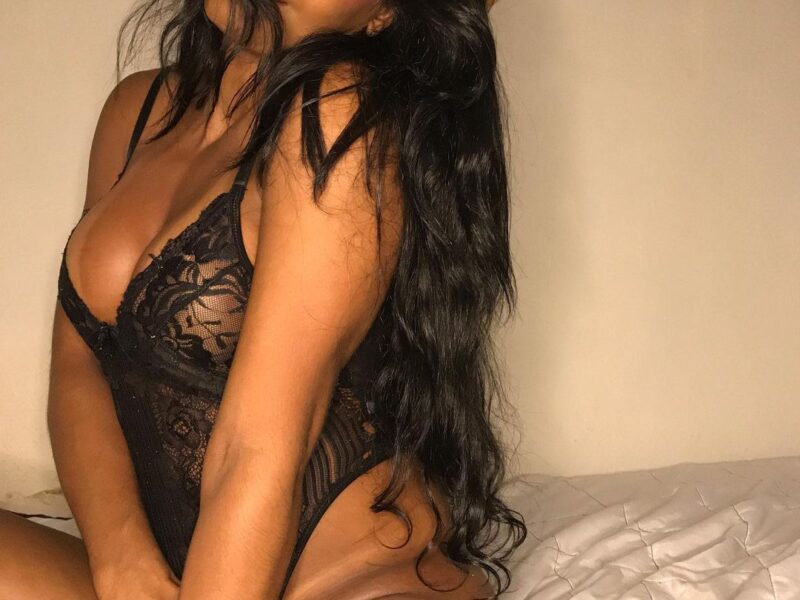 Diosa Glamour Domina Findom Busca Perros