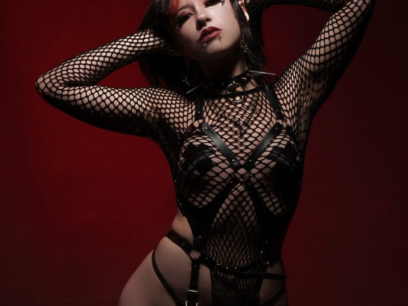 MISTRESS MEL, REINA DEL INFIERNO Y DE TU ALMA