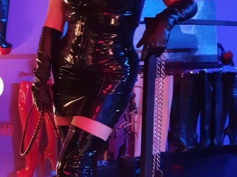 ONLINE SCAT DOMINA SADO MISTRESS WHATSAPP